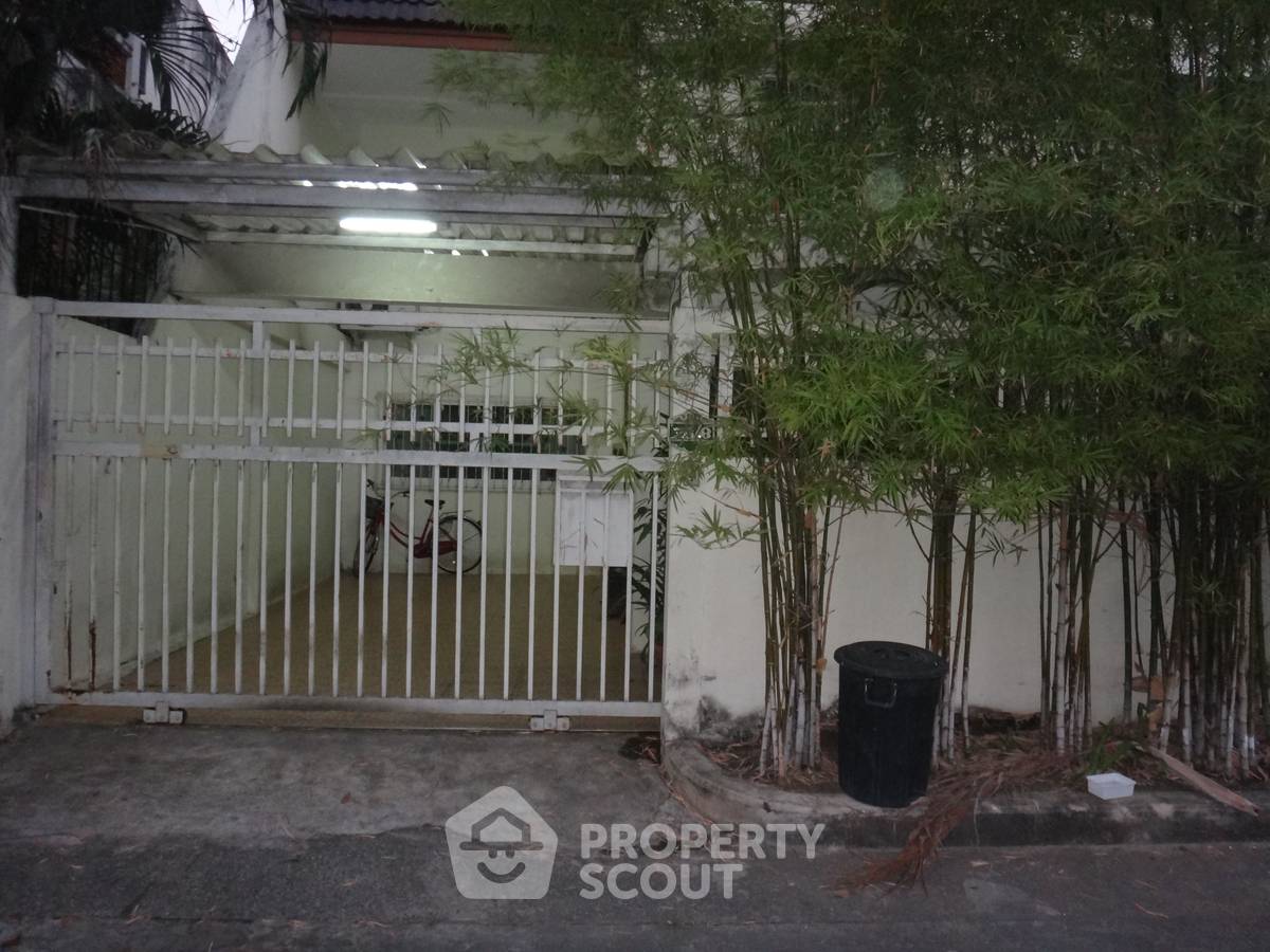 รูป ทาวน์เฮาท์ 3-ห้องนอน ใกล้ BTS พร้อมพงษ์ (ID 2213898) - รูปที่ 48/48