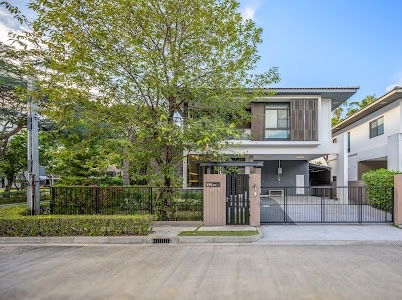 picture Corner Detached House for Sale — Mantana Kanlapaphruek – Wongwaen Project - 2/13