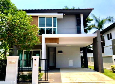 เช่าบ้านเดี่ยว เชียงใหม่ : 🏡 ให้เช่าบ้านเดี่ยว ตกแต่งสไตล์โมเดิร์น ในโครงการคุณภาพ ความปลอดภัยสูง ใกล้ห้างสรรพสินค้า, โรงเรียนนานาชาติ
