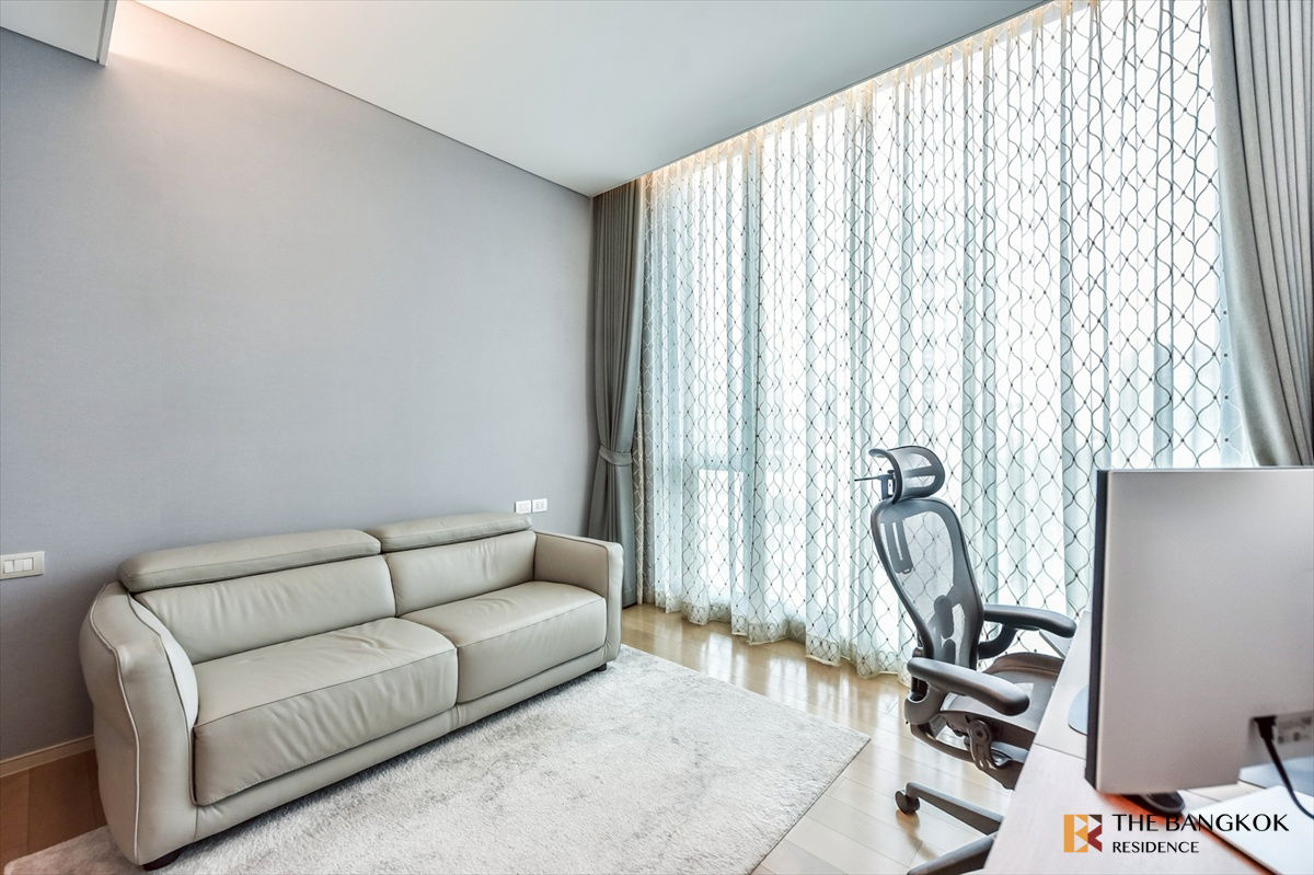 picture Rare unit in Prestige Project! 💥 Baan Sindhorn, where living is fulfilled, near BTS Ratchadamri - 5/13