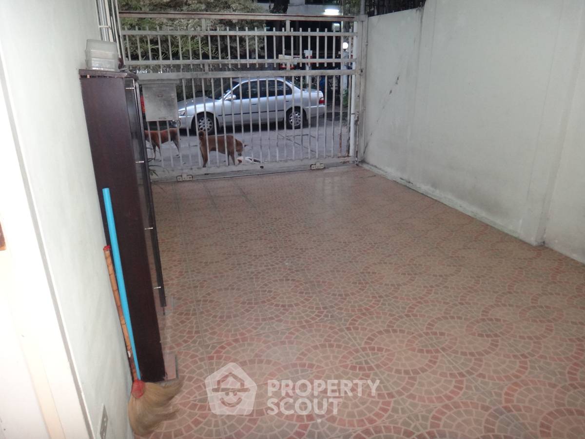 รูป ทาวน์เฮาท์ 3-ห้องนอน ใกล้ BTS พร้อมพงษ์ (ID 2213898) - รูปที่ 43/48