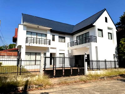 Houses for sale : Urgent sale!! Single house, Caribbean Home Village, Chalongkrung >> Renovated the whole house, price only 3.79 million baht.