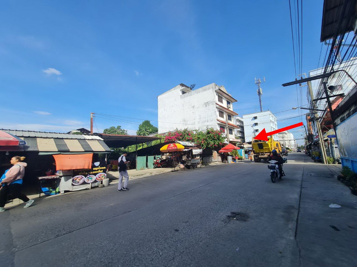 picture Land for sale, Bangna, Km. 7, enter Soi Bangna-Trad 49 (Soi Santi Nakhon), 16 sq m per plot. - 22/24