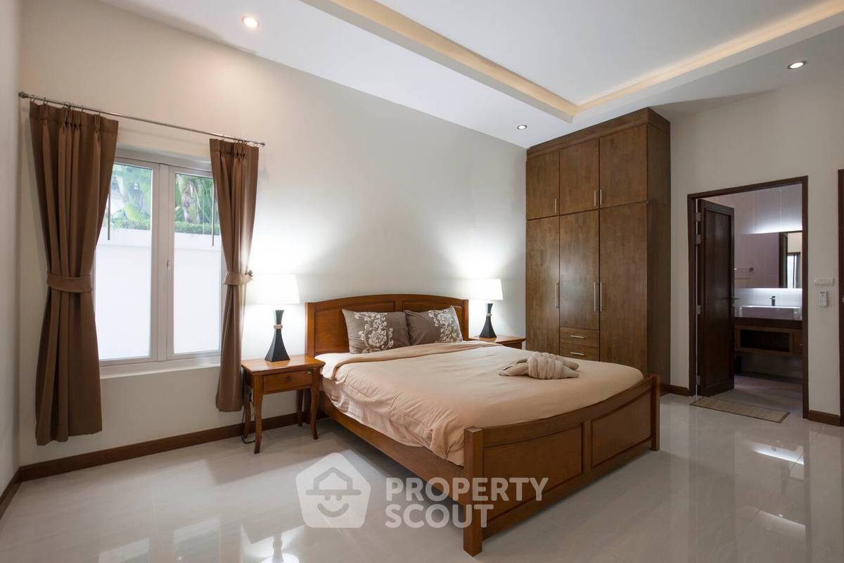 รูป วิลล่า 3-ห้องนอน ใกล้ เดอะ เวเนเซีย (ID 2215331) - รูปที่ 9/23