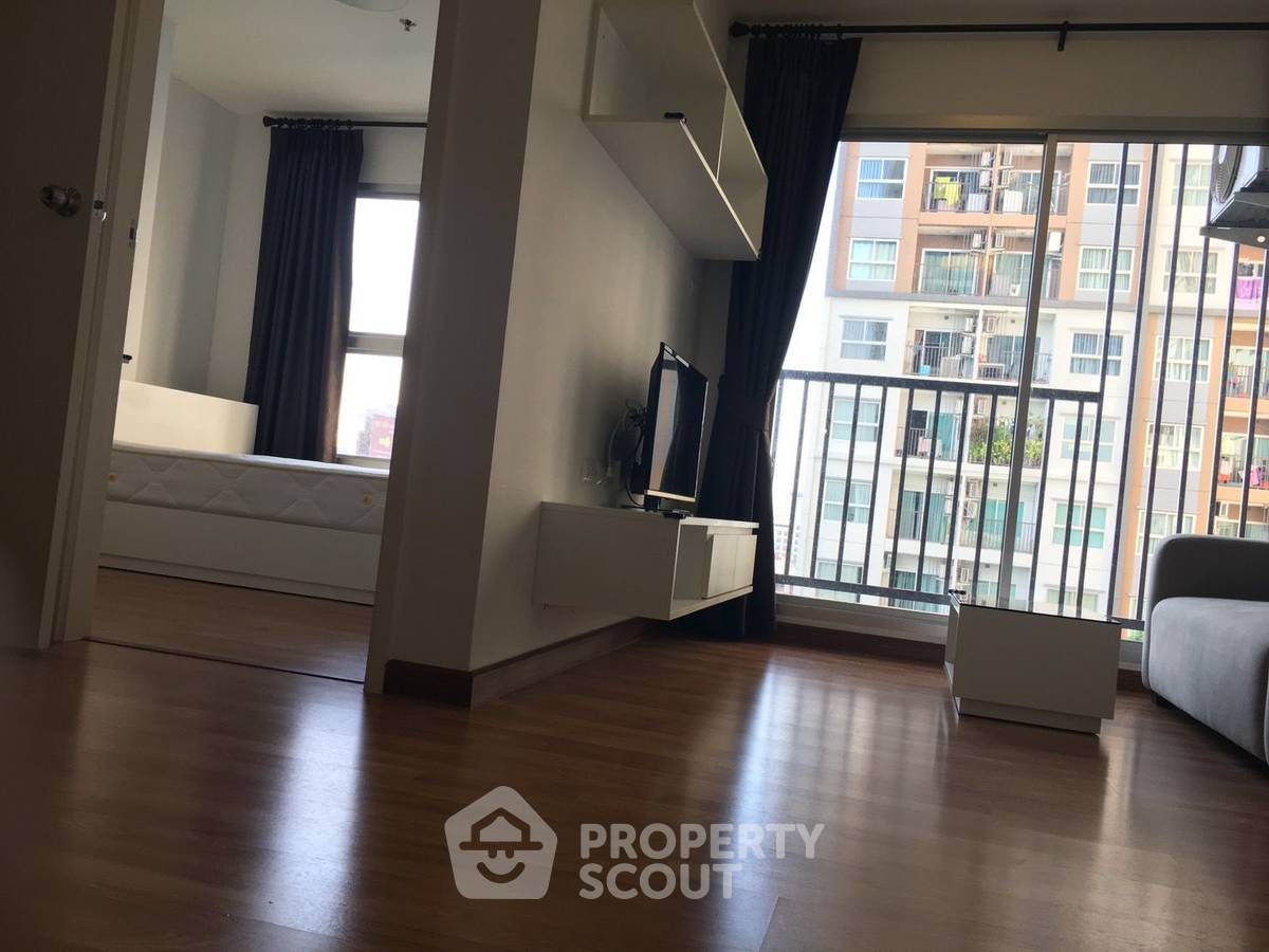 picture 1-BR Condo at The Trust Ngamwongwan in Bang Kraso (ID 1592068) - 2/11
