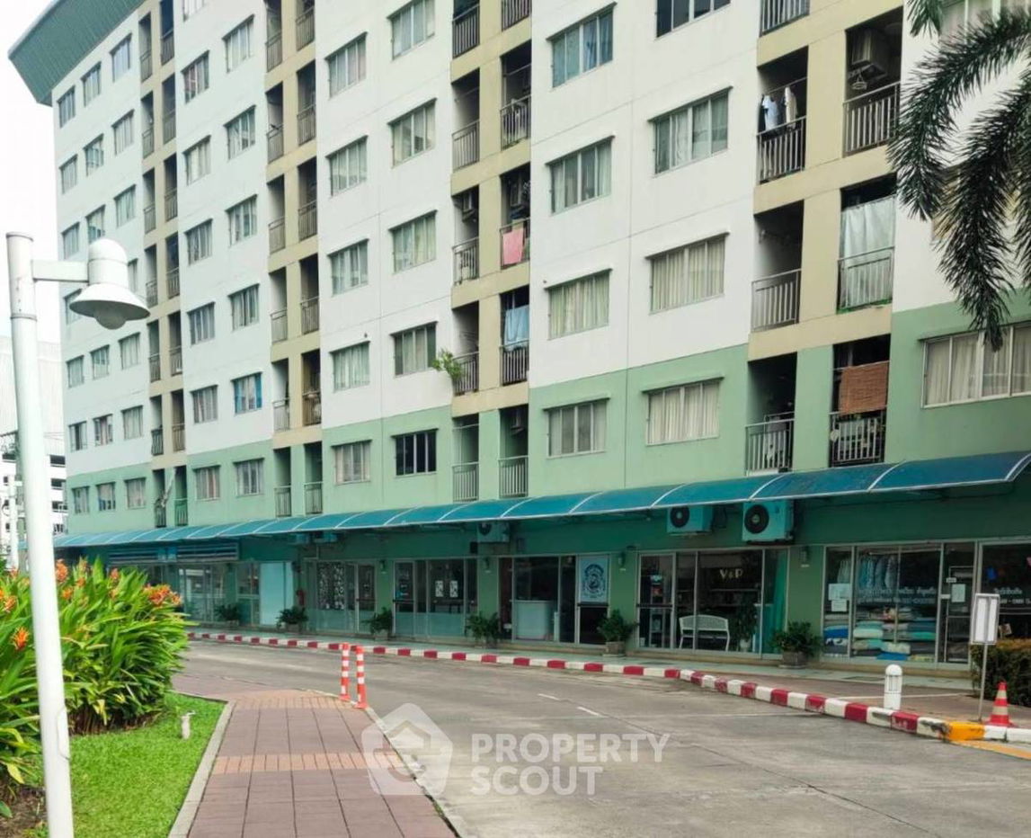 picture 1-BR Condo at Lumpini Ville Ram-intra-Laksi in Anusawari (ID 2213964) - 3/5