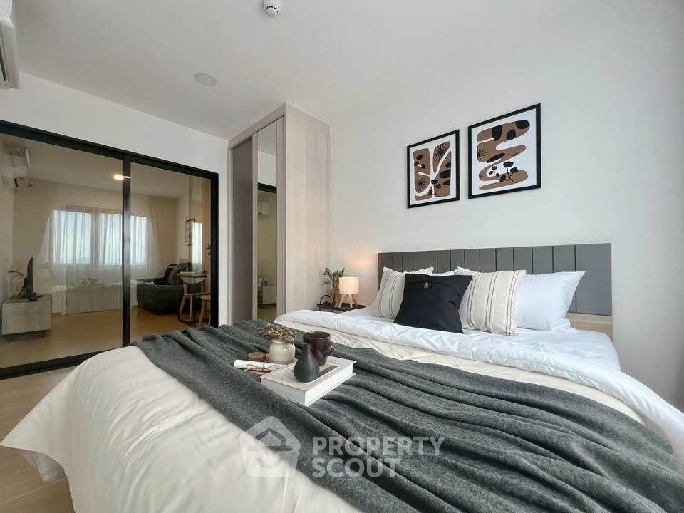 picture 1-BR Condo at Chewathai Hallmark Ladprao - Chokchai 4 in Lat Phrao (ID 2215247) - 3/9