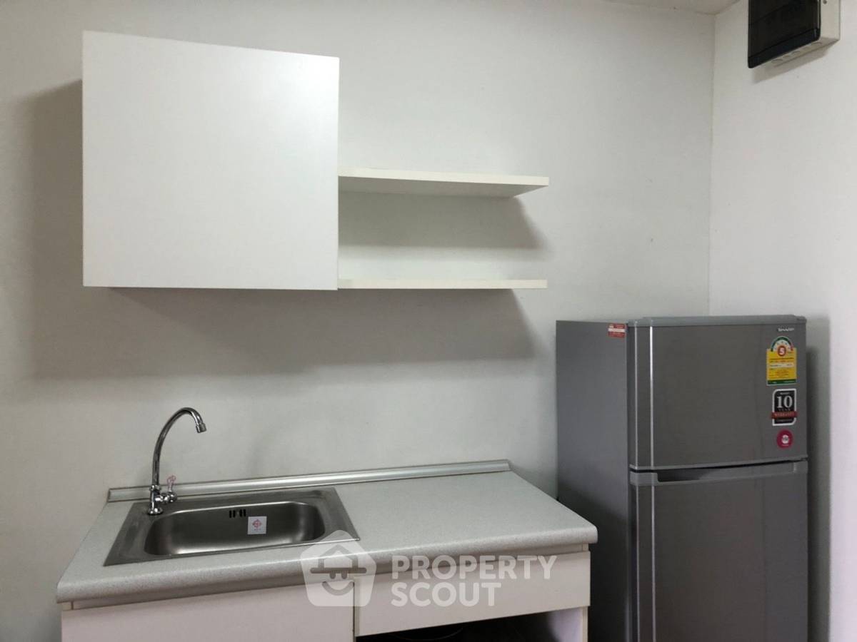picture 1-BR Condo at The Trust Ngamwongwan in Bang Kraso (ID 1592068) - 7/11