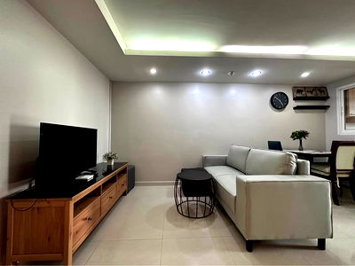 Condos for rent : Condo for rent: Zenith Place Sukhumvit 71 , ready to move in. If interested, contact Line @goodmanpro or call 0999029192.