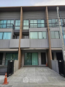 3-BR Townhouse close to Suvarnabhumi Airport (ID 2012067)