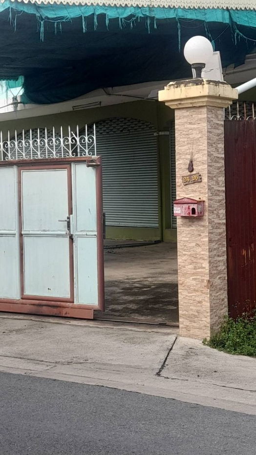 picture For Sale Land with single house, warehouse and office Unit 24, 26 - 8/20