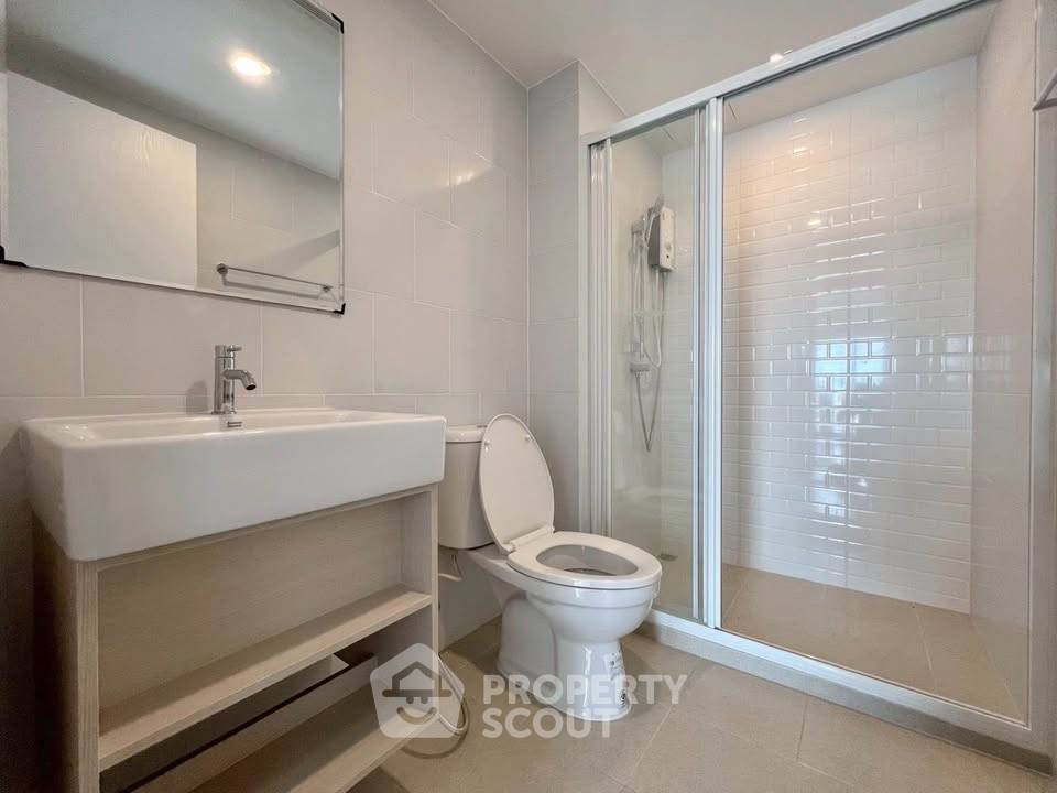 picture 1-BR Condo at Chewathai Hallmark Ladprao - Chokchai 4 in Lat Phrao (ID 2215247) - 4/9