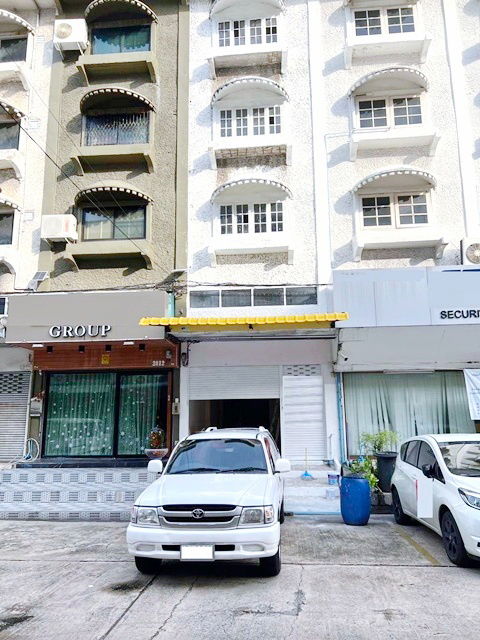 รูป ปากซอย 7-11 50 เมตร ติดถนนใหญ่ MRTลาดพร้าว 101 300 ม.ให้เช่าอาคารพาณิชย์ 4 ชั้น 20ตร.วา.320ตร.ม. 4นอน 4น้ำ เดอะมอลล์ บางกะปิ ลาดพร้าว126 - รูปที่ 1/8