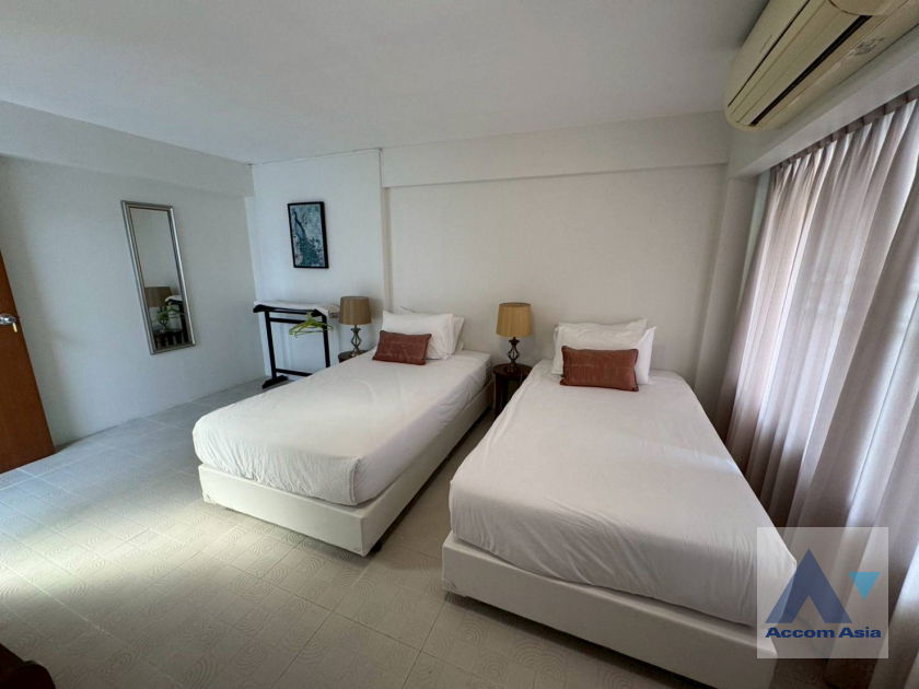 picture 🔼🔽 AccomA 📩  5 BR Townhouse @A serene townhouse nestled in the city center  (13002097) - 19/20
