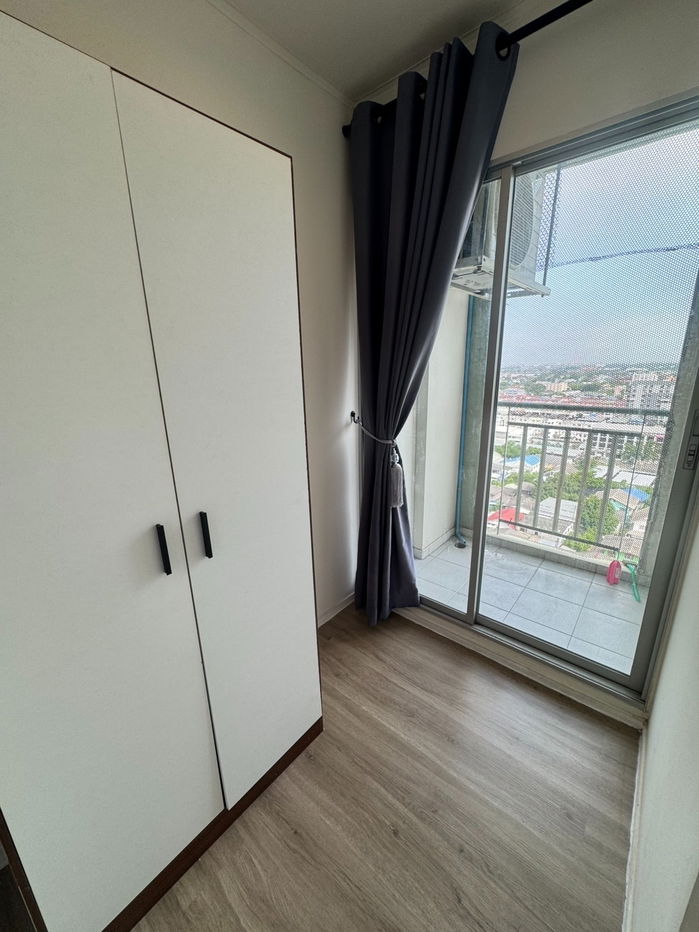 picture Condo for rent: Lumpini Town Ram Intra-Nawamin (1 bedroom), 17th floor, Building D, entrance to condo next to Pink Line BTS station, Ram Intra Km.9 - 7/10