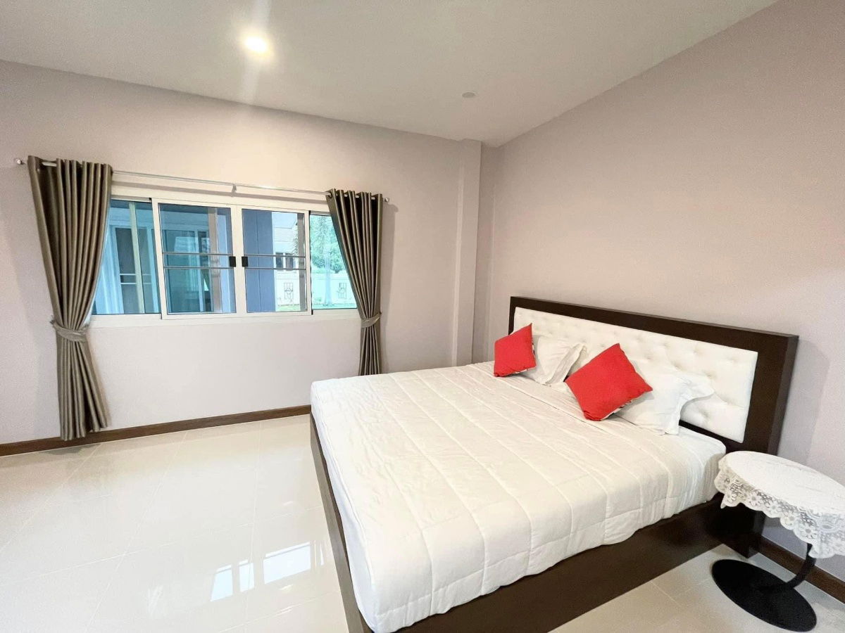 picture Pool villa House for  Rent !5bed , Near MaeKuang Market, Near Central  Chiangmai ChiangMai  - 10/24