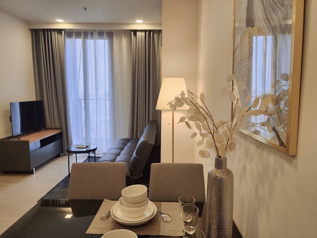 picture One nine five 🍁 Nice new condo 🍁 Fully furnished 🍁 ready to move in - 2/10