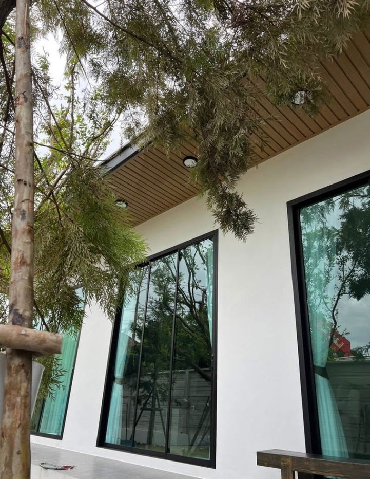 รูป P0072 ขายบ้านเดี่ยวสร้างใหม่ สไตล์โมเดิร์น รีสอร์ทกลางเมือง พัฒนาการ 69 - รูปที่ 1/14