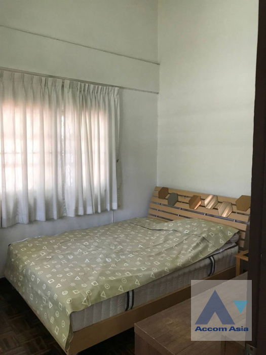 picture 🔼🔽 AccomA 📩  3 BR House in  (90369) - 9/16