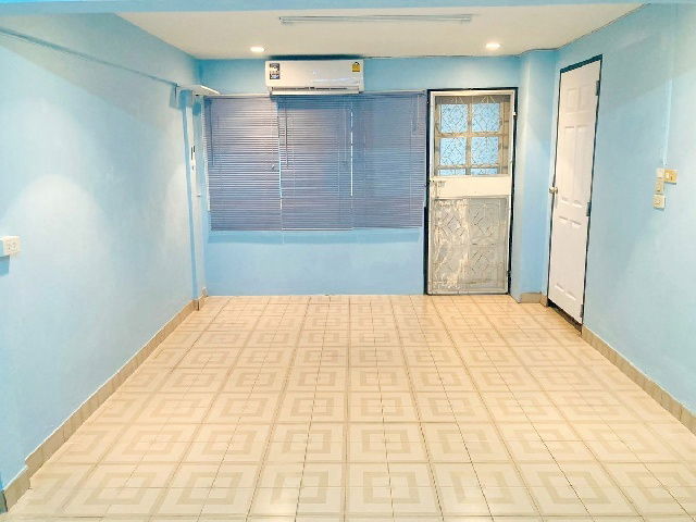 picture MRT Chaeng Watthana Pak Kret 900 m. for rent 2-storey townhouse 31 sq.w.250 sq.m. Bangkok I - 3/8