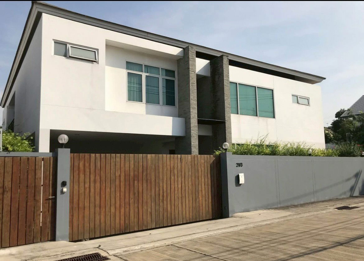 รูป P0074 ขายบ้านเดี่ยวพร้อมสระว่ายน้ำ หมู่บ้านธารารมณ์ รามคำแหง 9 - รูปที่ 1/13