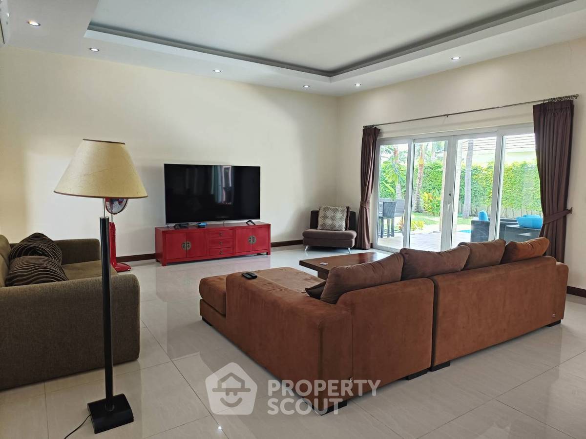 รูป วิลล่า 3-ห้องนอน ใกล้ เดอะ เวเนเซีย (ID 2215331) - รูปที่ 14/23