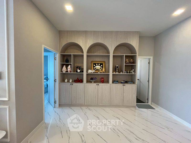 รูป วิลล่า 4-ห้องนอน ใกล้ พัทยาตะวันออก (ID 2211719) - รูปที่ 9/16