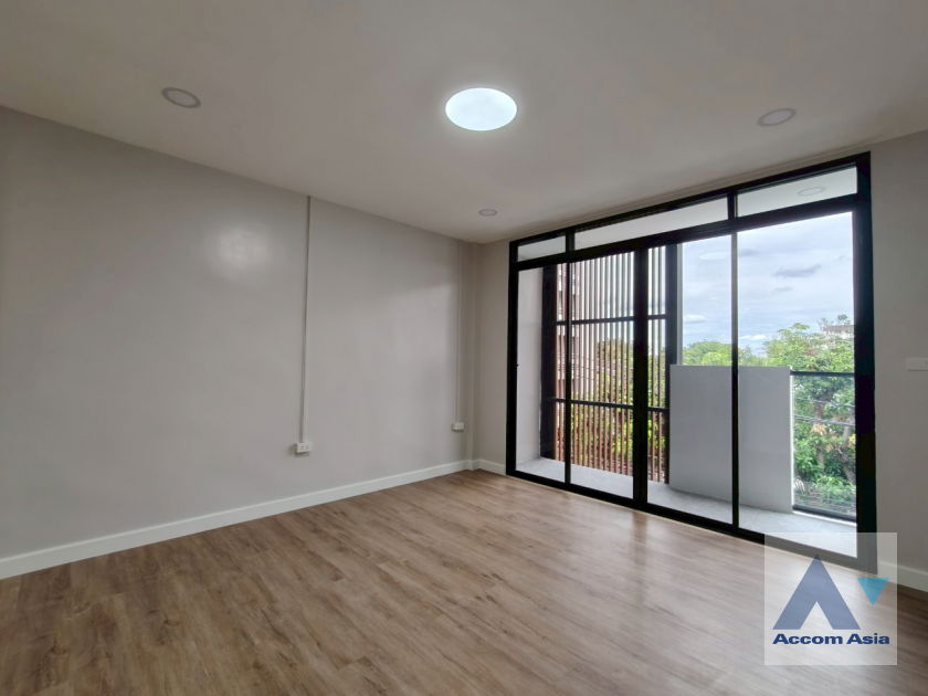 รูป 🔼🔽 AccomA 📩 Townhouse in Ekkamai with modern charm (AA42408) - รูปที่ 17/20