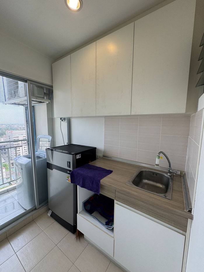 picture Condo for rent: Lumpini Town Ram Intra-Nawamin (1 bedroom), 17th floor, Building D, entrance to condo next to Pink Line BTS station, Ram Intra Km.9 - 4/10
