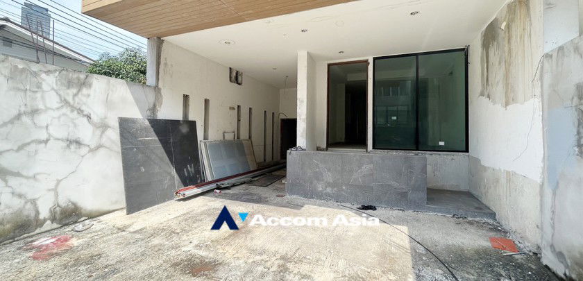 รูป 🔼🔽 AccomA 📩 Brand-new townhome in Moon Terrace Village, near BTS Phrom Phong (AA32924) - รูปที่ 4/20