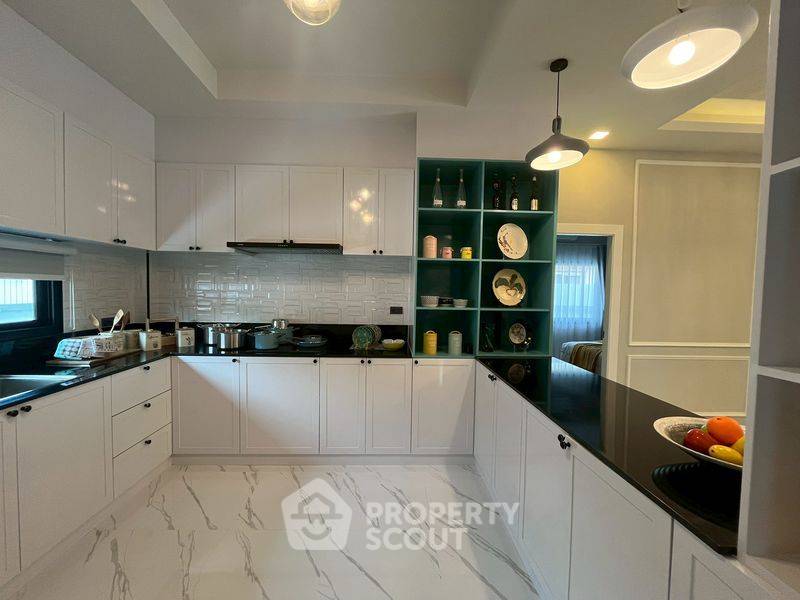 รูป วิลล่า 4-ห้องนอน ใกล้ พัทยาตะวันออก (ID 2211719) - รูปที่ 8/16