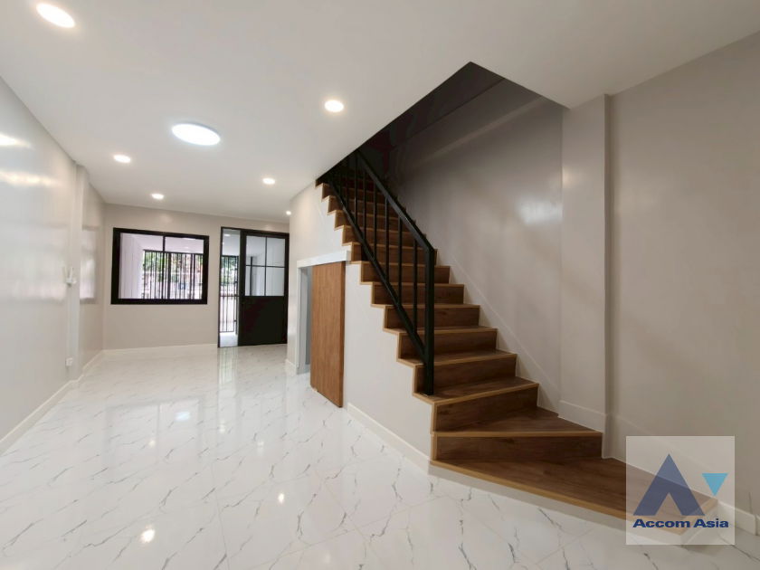 รูป 🔼🔽 AccomA 📩 Townhouse in Ekkamai with modern charm (AA42408) - รูปที่ 3/20
