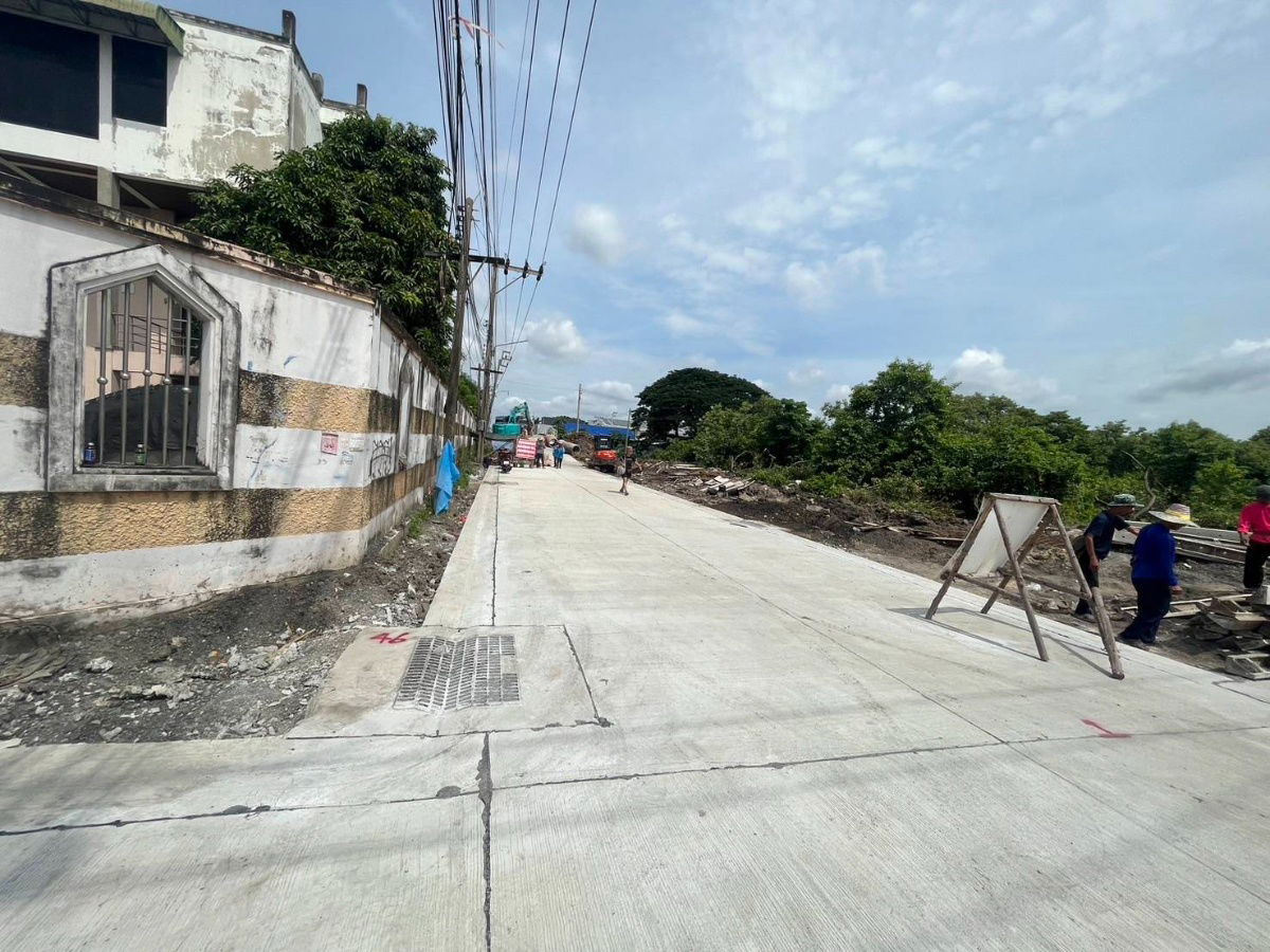 picture Land for sale, already filled Soi Romklow19 Ladkrabang Line ID 0619636888 - 6/6