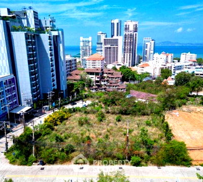 Land for sale  Pratumnak Hill : 1,808 m² Land for Sale close to Phratamnak (ID 2212304)
