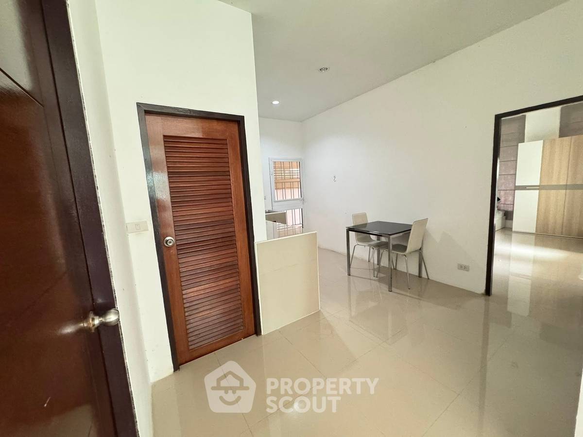 รูป บ้าน 4-ห้องนอน ใน หนองปรือ (ID 2212945) - รูปที่ 14/25