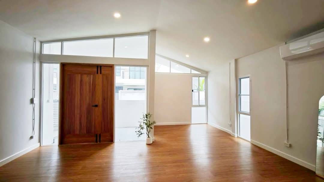picture Sale of detached houses, large size 51 square wa, 3 bedrooms, 3 bathrooms, new Renovate Kik Chokchai 4 Ladprao, Macro Lotus Ladprao, Wang Hin 44. - 10/10