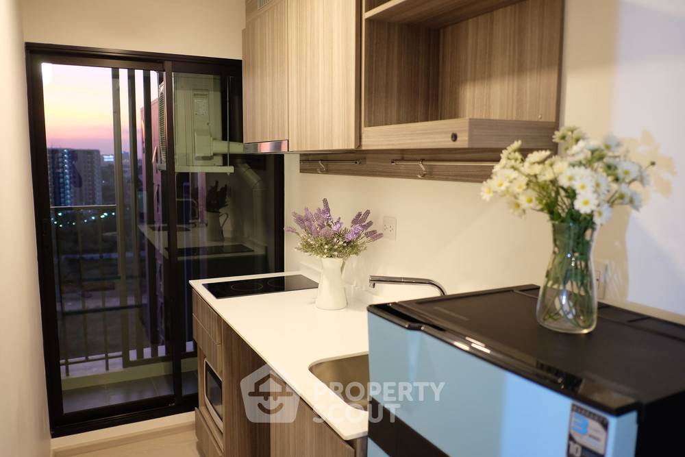 picture 1-BR Condo at Knightsbridge Phaholyothin Interchange in Anusawari (ID 307513) - 11/13