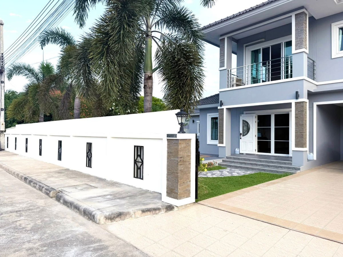 picture Pool villa House for  Rent !5bed , Near MaeKuang Market, Near Central  Chiangmai ChiangMai  - 20/24