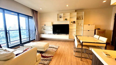 คอนโดให้เช่า : Urbano Absolute Sathorn-Taksin | ให้เช่าห้อง 2 ห้องนอน วิวแม่น้ำ ตกแต่งเรียบร้อยน่าอยู่ ราคาดี