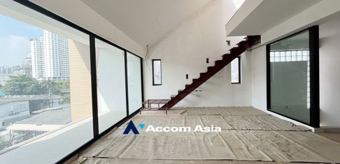🔼🔽 AccomA 📩 Brand-new townhome in Moon Terrace Village, near BTS Phrom Phong (AA32924)