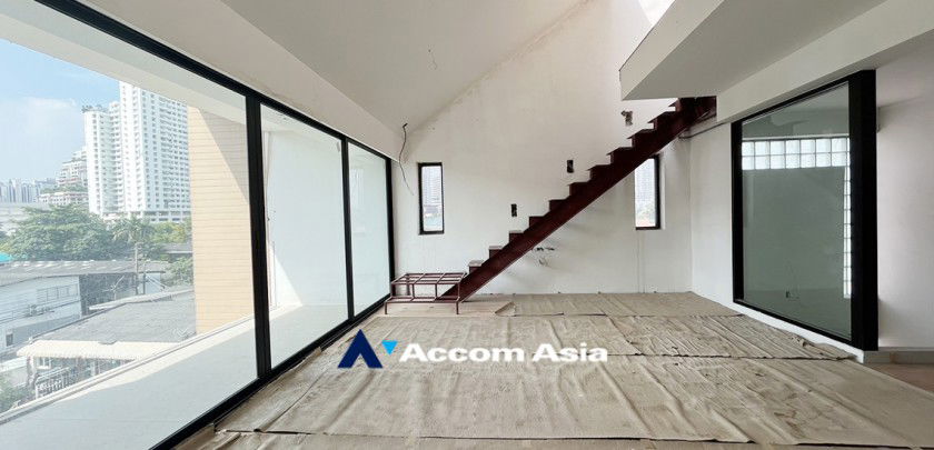 รูป 🔼🔽 AccomA 📩 Brand-new townhome in Moon Terrace Village, near BTS Phrom Phong (AA32924) - รูปที่ 1/20