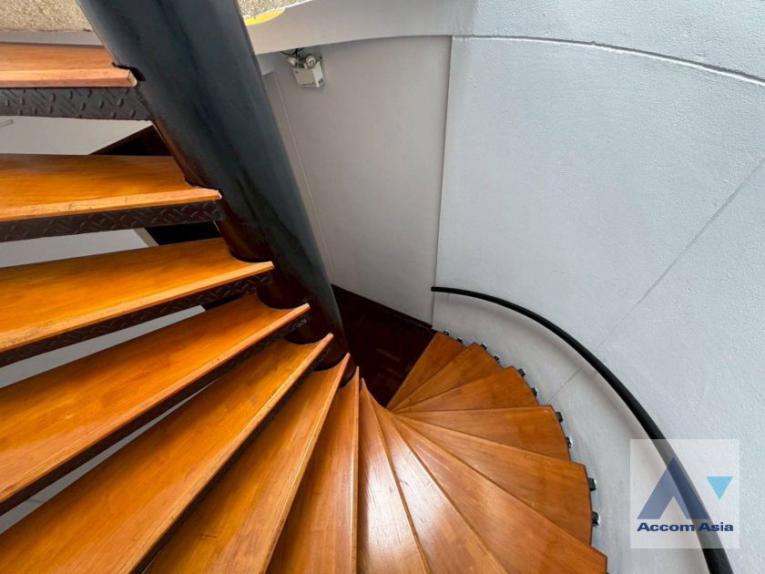 picture 🔼🔽 AccomA 📩  5 BR Townhouse @A serene townhouse nestled in the city center  (13002097) - 13/20
