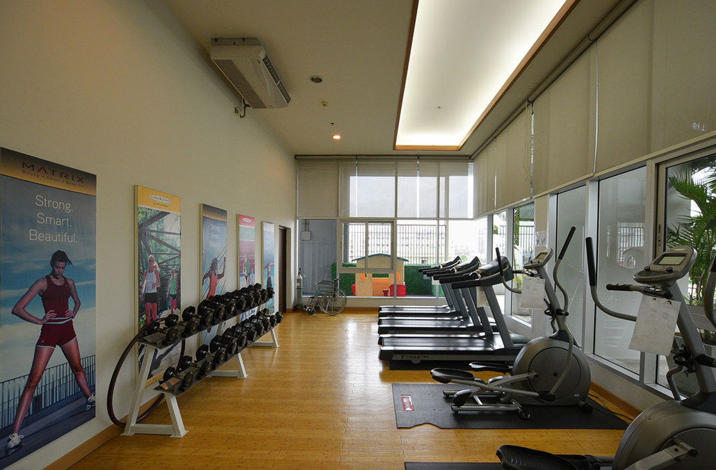 picture Call : 081-916-6082 Sell with tenant Condo Diamond Ratchada @MRT Huai Khwang Station 35 sq.m 1 Bedroom 15th floor Clear View, Fully furnished - 10/14