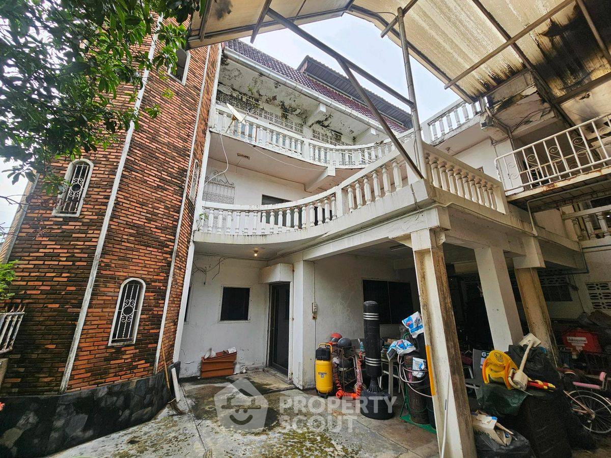 รูป ที่ดินสำหรับปล่อยเช่า 1,684 ตารางเมตร แถว ใน สามเสนนอก (ID 2214889) - รูปที่ 8/16
