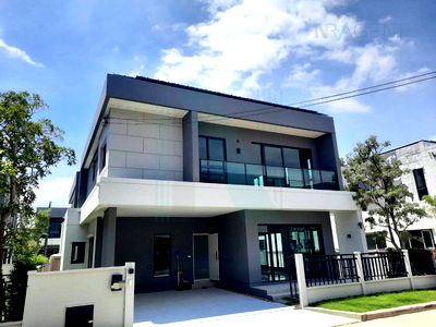 บ้านเดี่ยวให้เช่า : ให้เช่าบ้านเดี่ยว 2 ชั้น เซนโทร บางนา 4 ห้องนอน 4 ห้องน้ำ