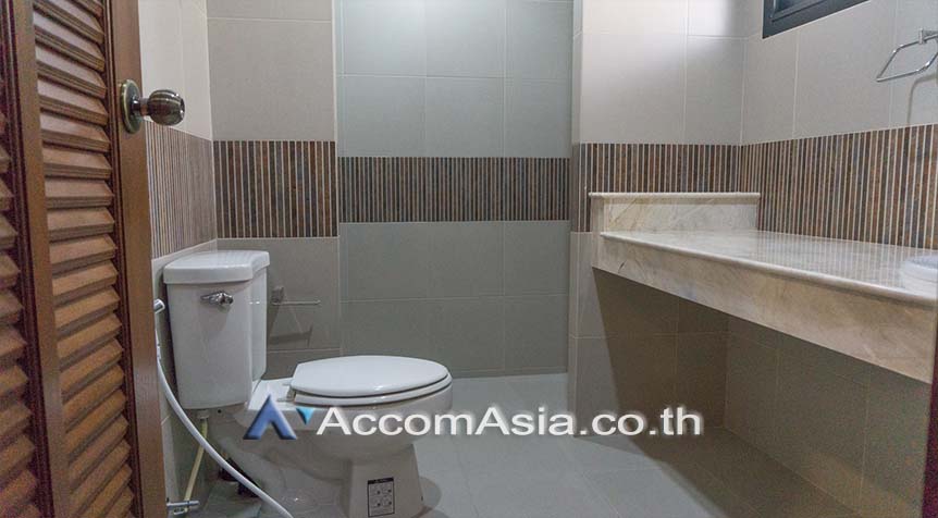 รูป 🔼🔽 AccomA 📩 Pet friendly 4 BR House in  (90237) - รูปที่ 9/17