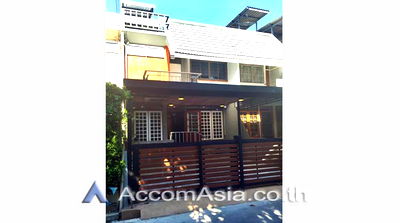 ทาวน์โฮมให้เช่า : 🔼🔽 AccomA 📩 Home Office 3 BR Townhouse in Phra Khanong Nuea (AA10131)