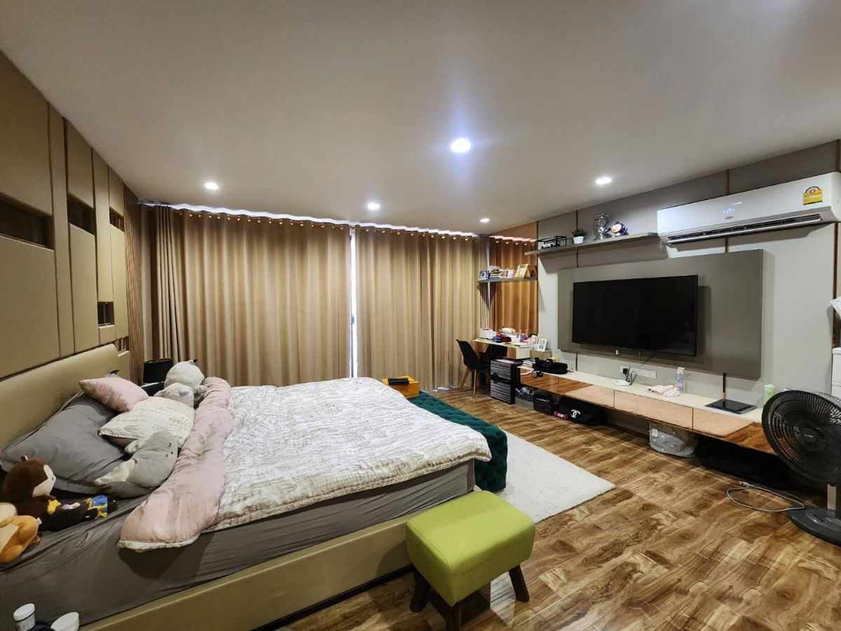 picture Townhouse for sale, 4 floors, corner house, built-in decoration throughout the house, Nakniwat Road 48 - 4/20