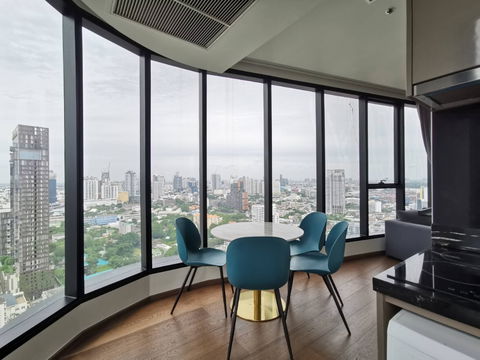 2 bedrooms Ideo Q Sukhumvit 36 ​​Bay Windows with wide view -BTS Thong Lor best for expats living in a cozy Sukhumvit area