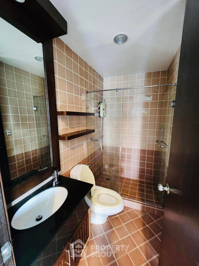 picture 2-BR Condo at Citi Smart Sukhumvit 18 near BTS Asok (ID 992503) - 4/7